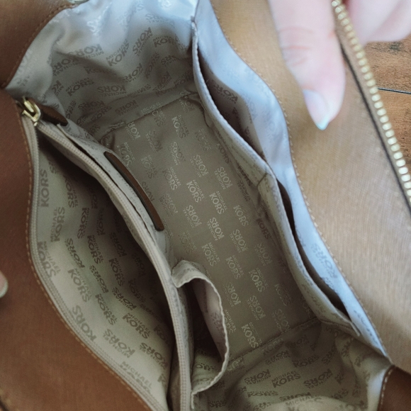 Michael Kors MK Classic Logo Hudson Saffiano Leather Handbag Satchel Brown Gold - Picture 13 of 16